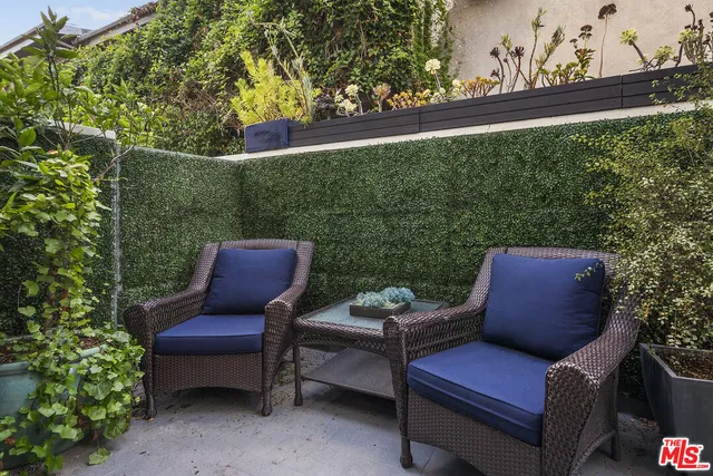 $2,235,000 | 830 17th Street, Unit 2, Santa Monica, CA 90403