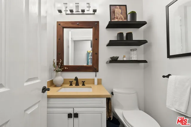 $2,235,000 | 830 17th Street, Unit 2, Santa Monica, CA 90403