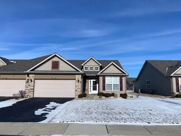 $289,900 | 977 Rockwell Lane, Dyer, IN 46311