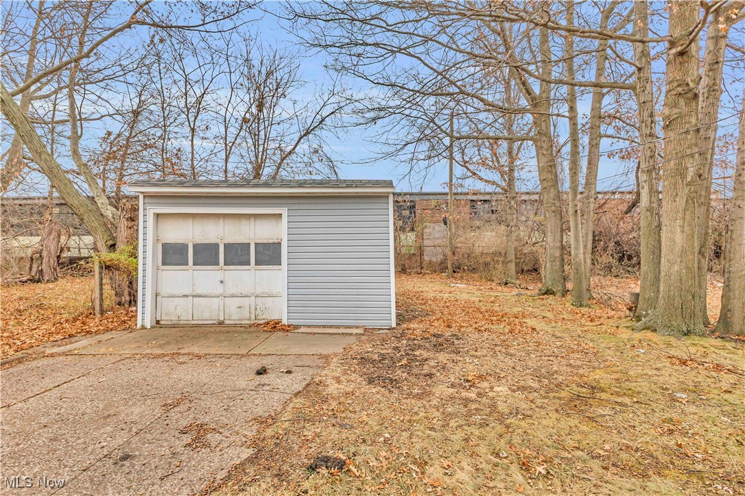 1698 Wickford Road Cleveland, OH 44112 - Photo 6 of 30 Gallery Image 6