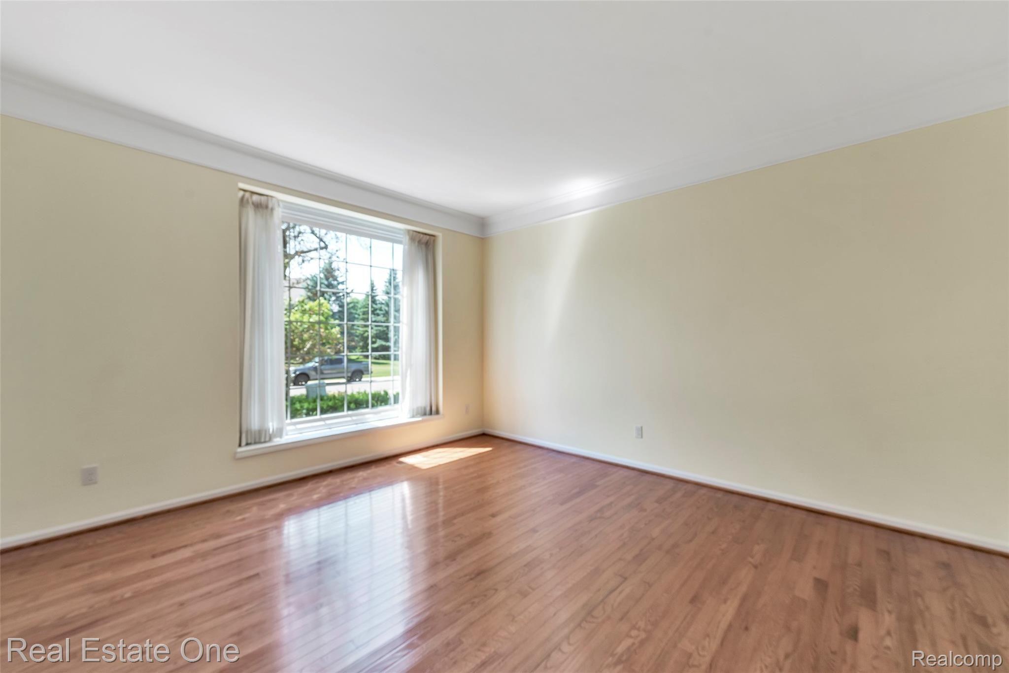 4189 Wincrest Lane Rochester, MI 48306 - Photo 10 of 48 4189-Wincrest-Lane-Oakland-Charter-Township-Michigan-windowstill-9.jpg