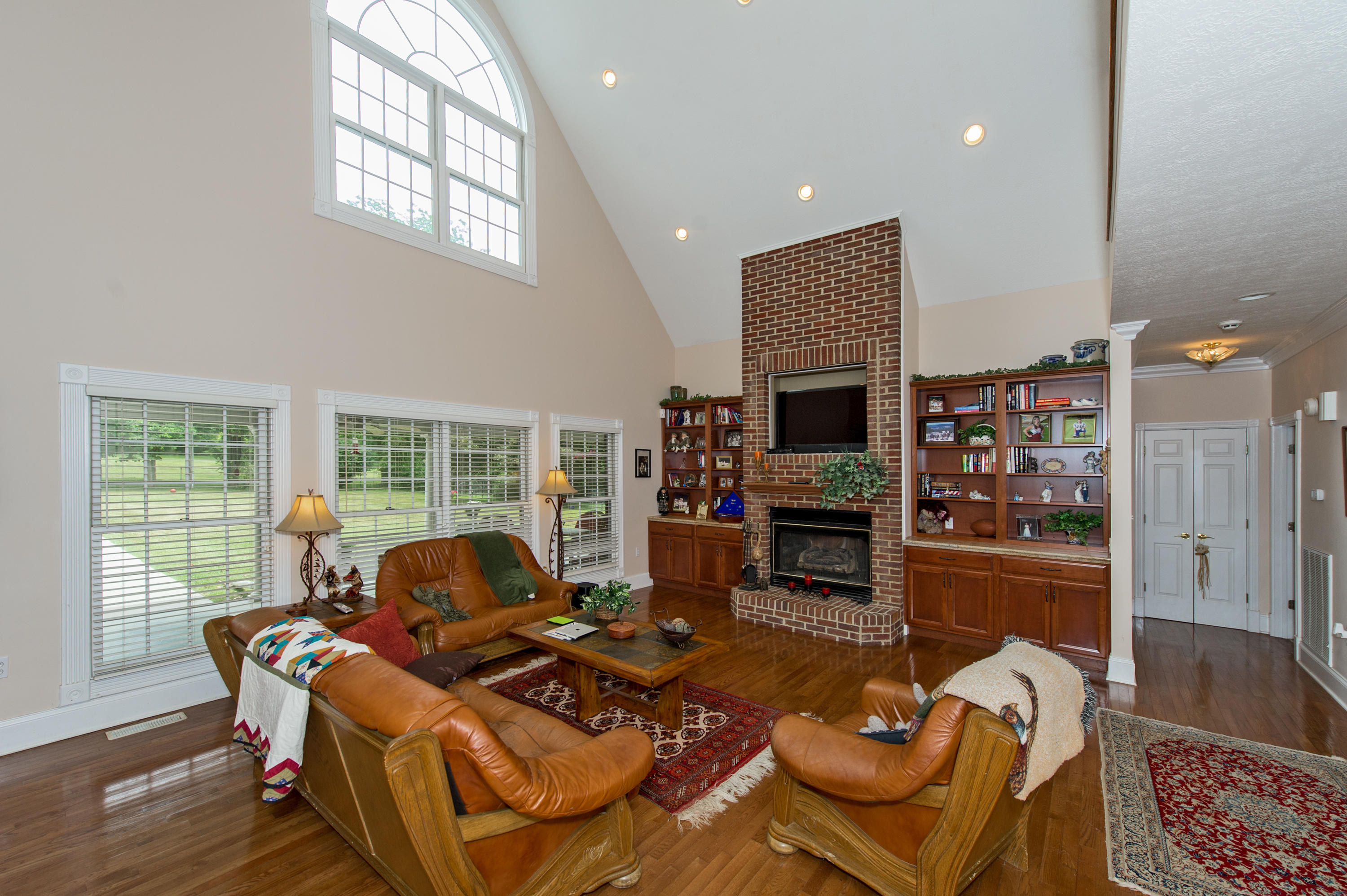 903 Riverbend Road Clinton, TN 37716 - Photo 2 of 35 FAMILY ROOM