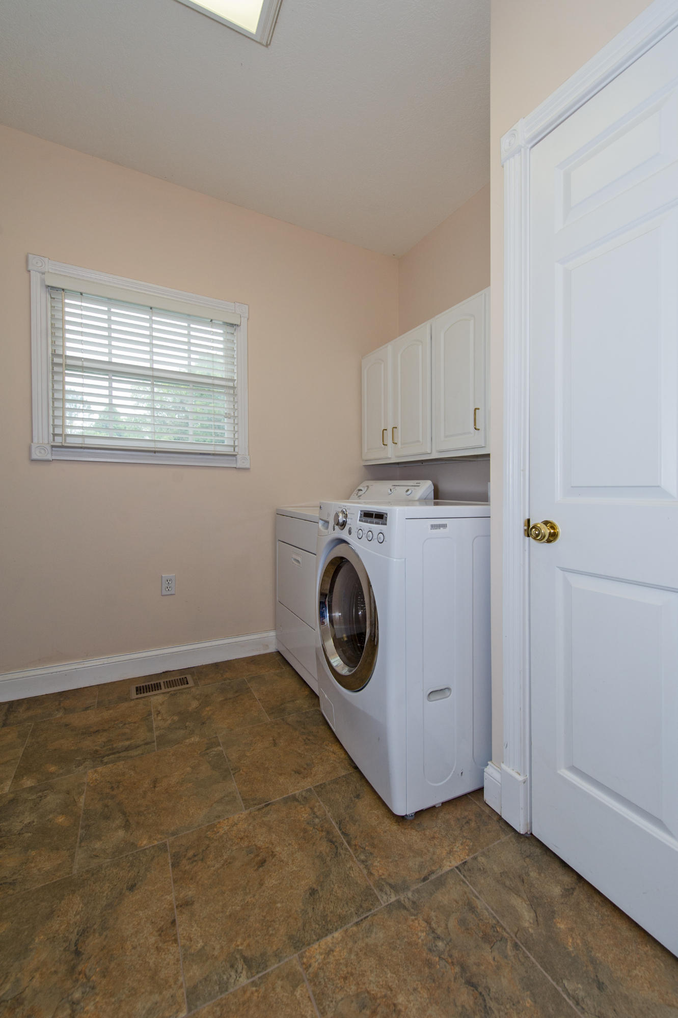 903 Riverbend Road Clinton, TN 37716 - Photo 20 of 35 LNDRY