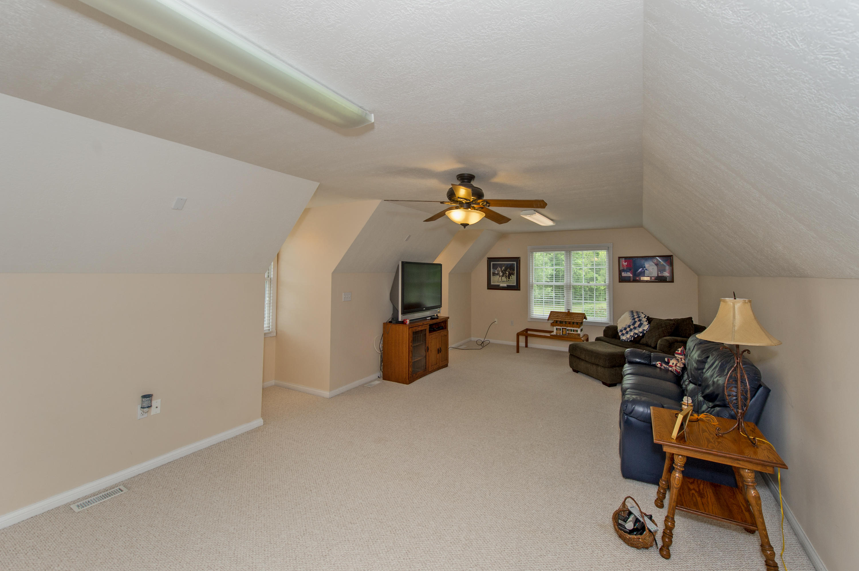 903 Riverbend Road Clinton, TN 37716 - Photo 21 of 35 Huge Bnus room
