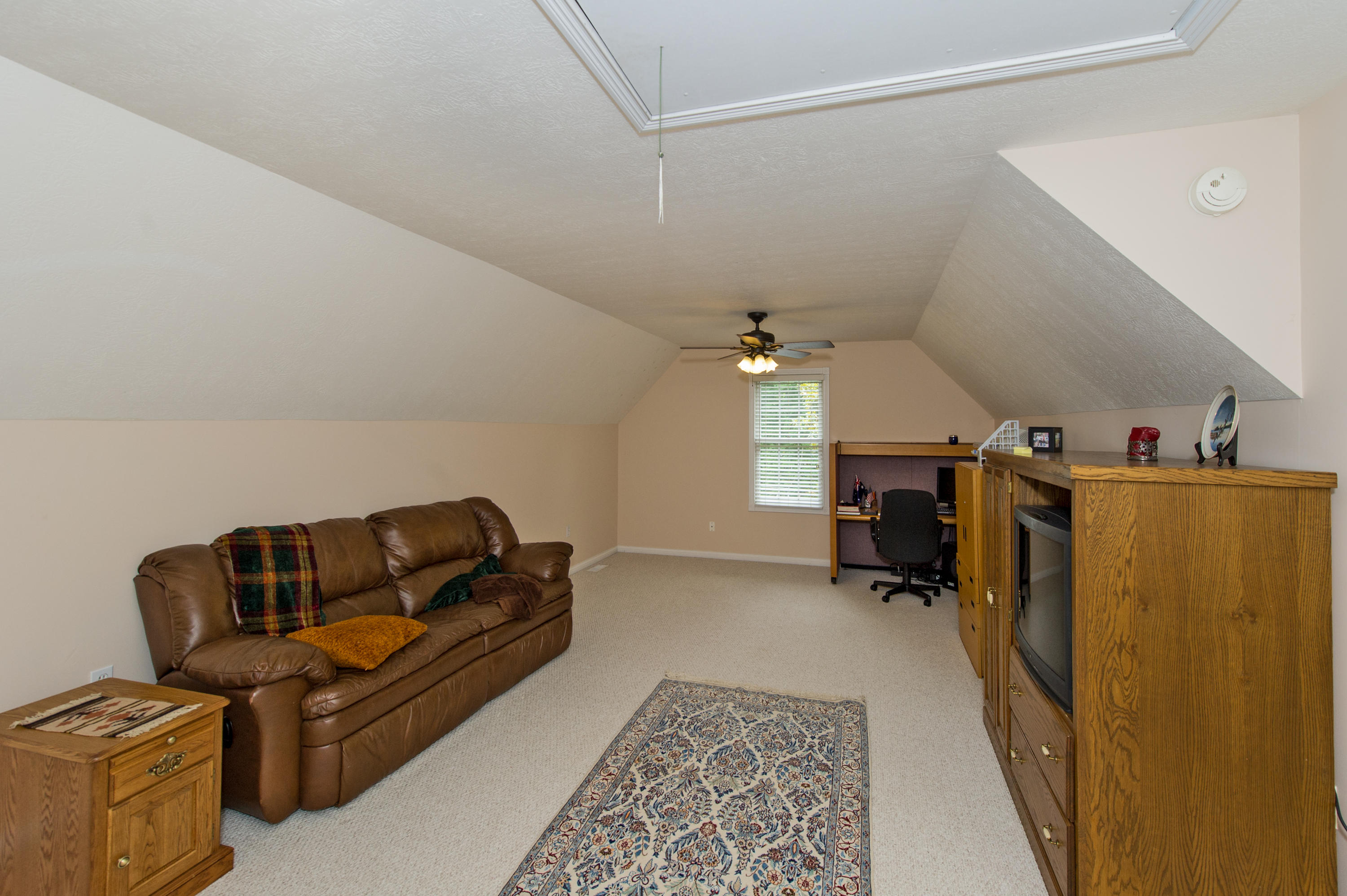 903 Riverbend Road Clinton, TN 37716 - Photo 23 of 35 2nd Bonus Room