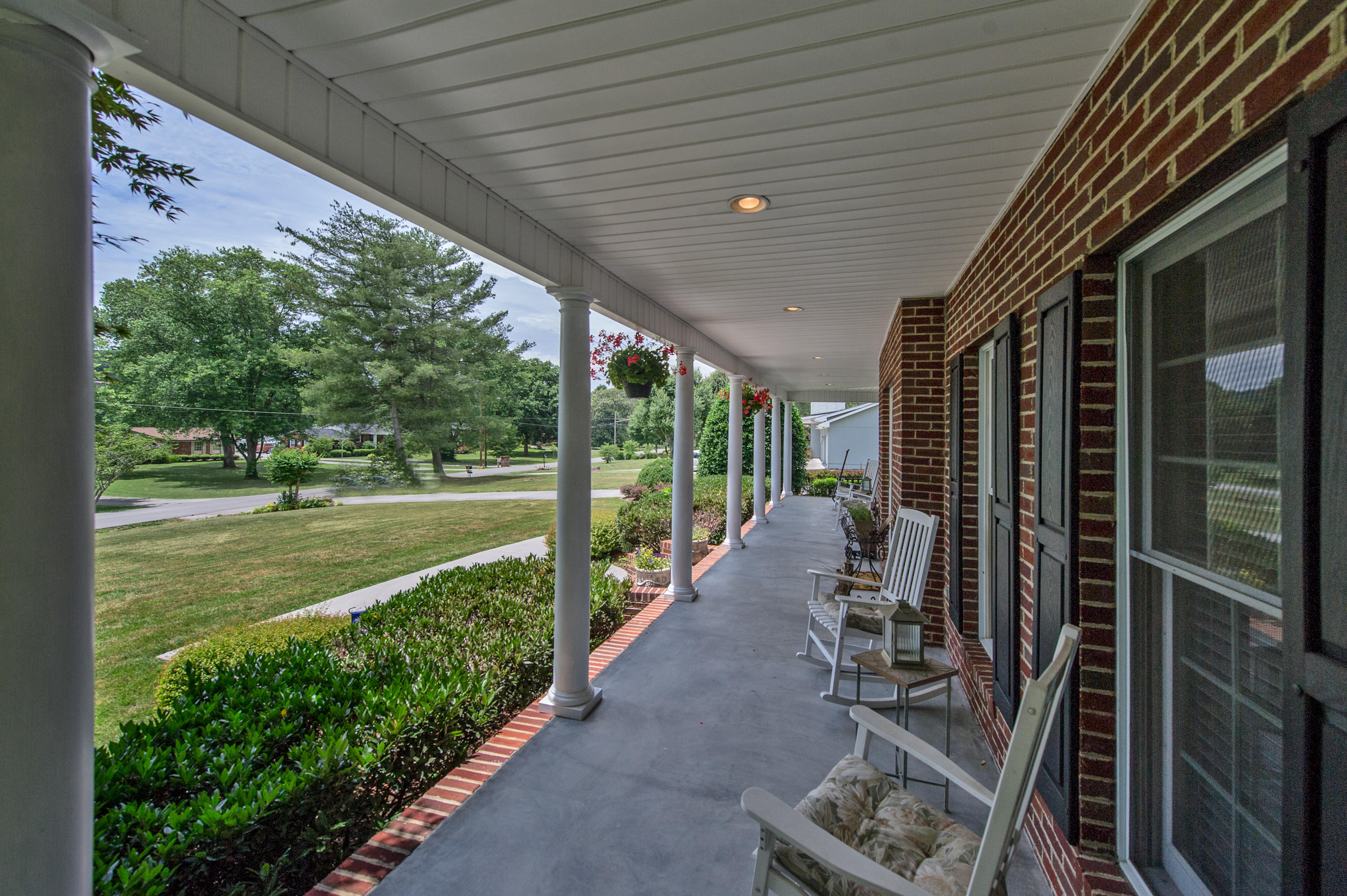 903 Riverbend Road Clinton, TN 37716 - Photo 29 of 35 Front Porch