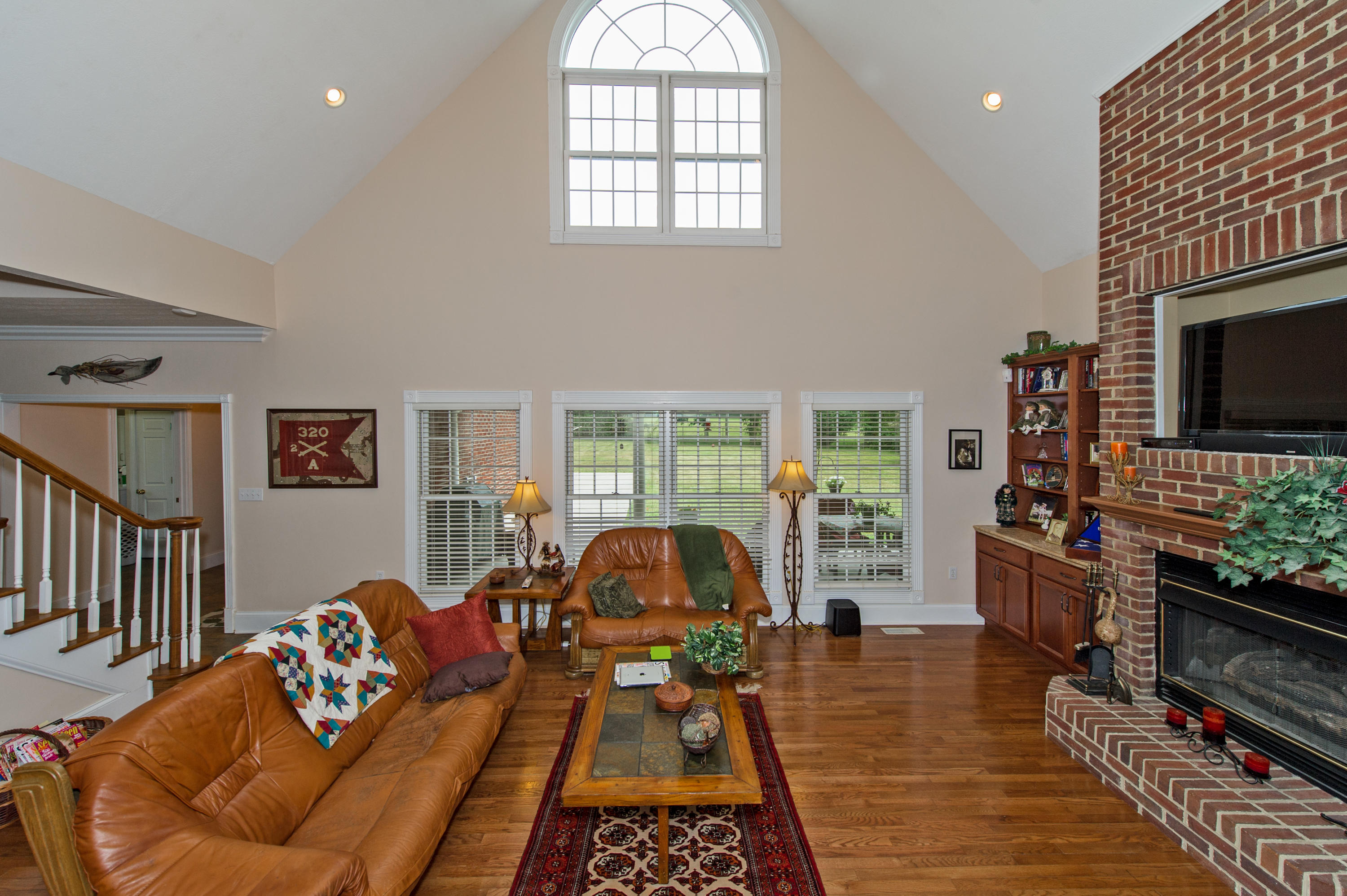 903 Riverbend Road Clinton, TN 37716 - Photo 4 of 35 Fam Rm Vaulted Ceiling
