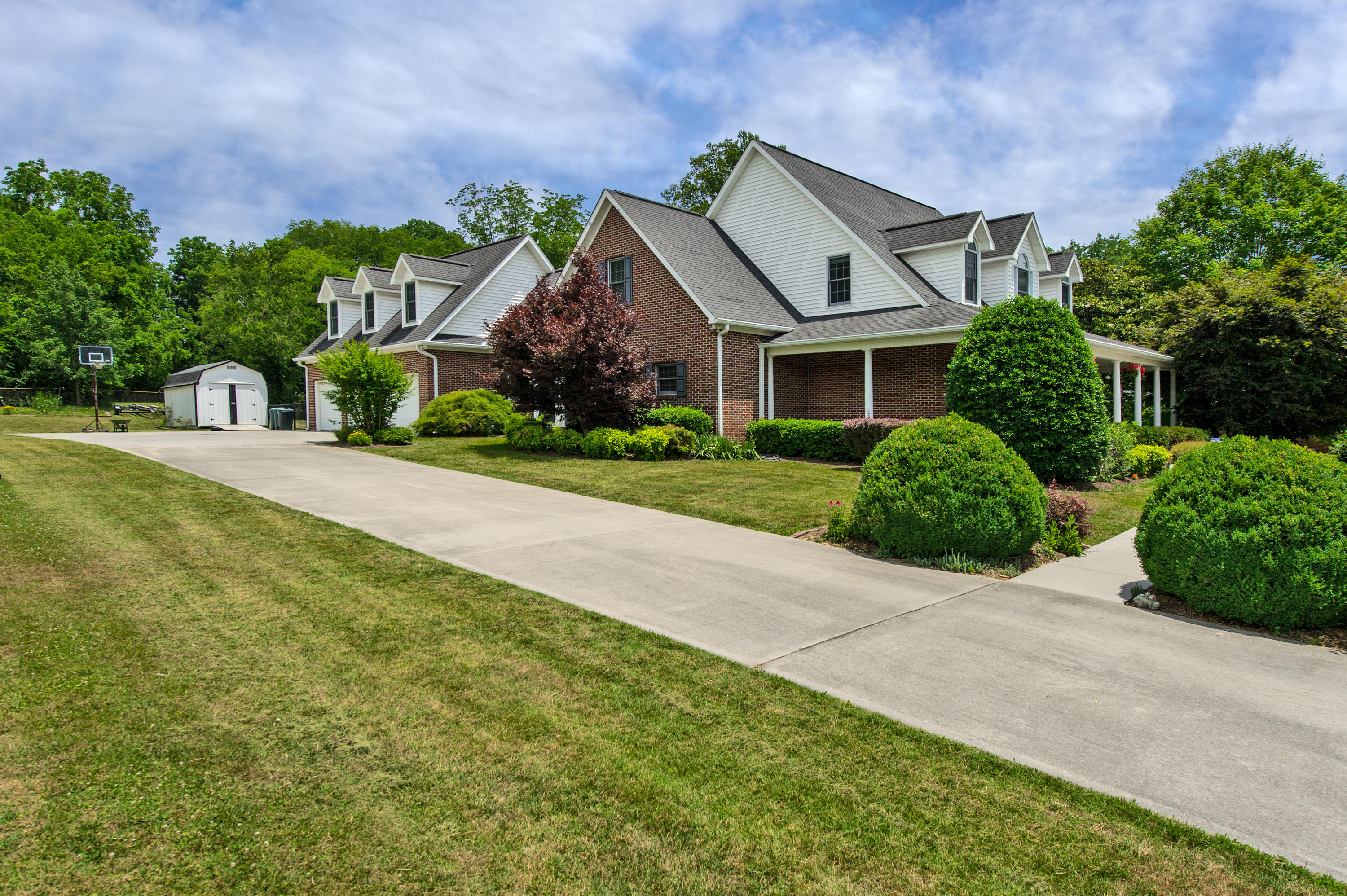 903 Riverbend Road Clinton, TN 37716 - Photo 33 of 35 Side View of House