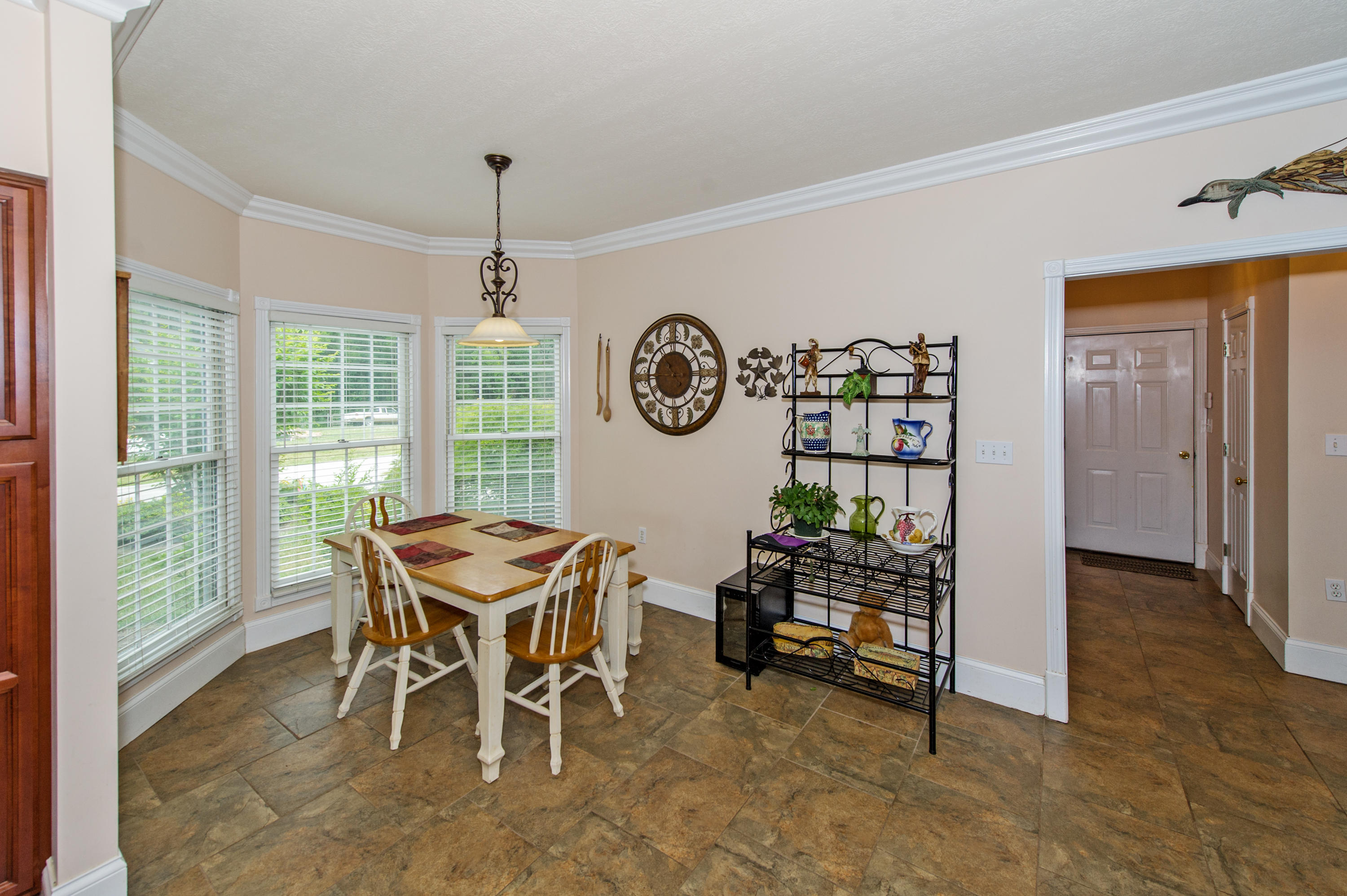 903 Riverbend Road Clinton, TN 37716 - Photo 9 of 35 Breakfast rm