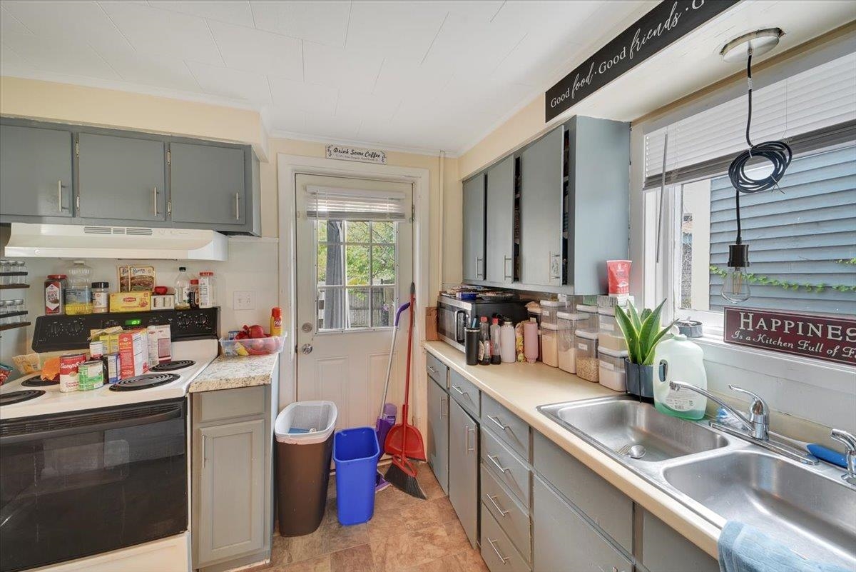 51 Intervale Avenue Burlington, VT 05401 - Photo 3 of 40