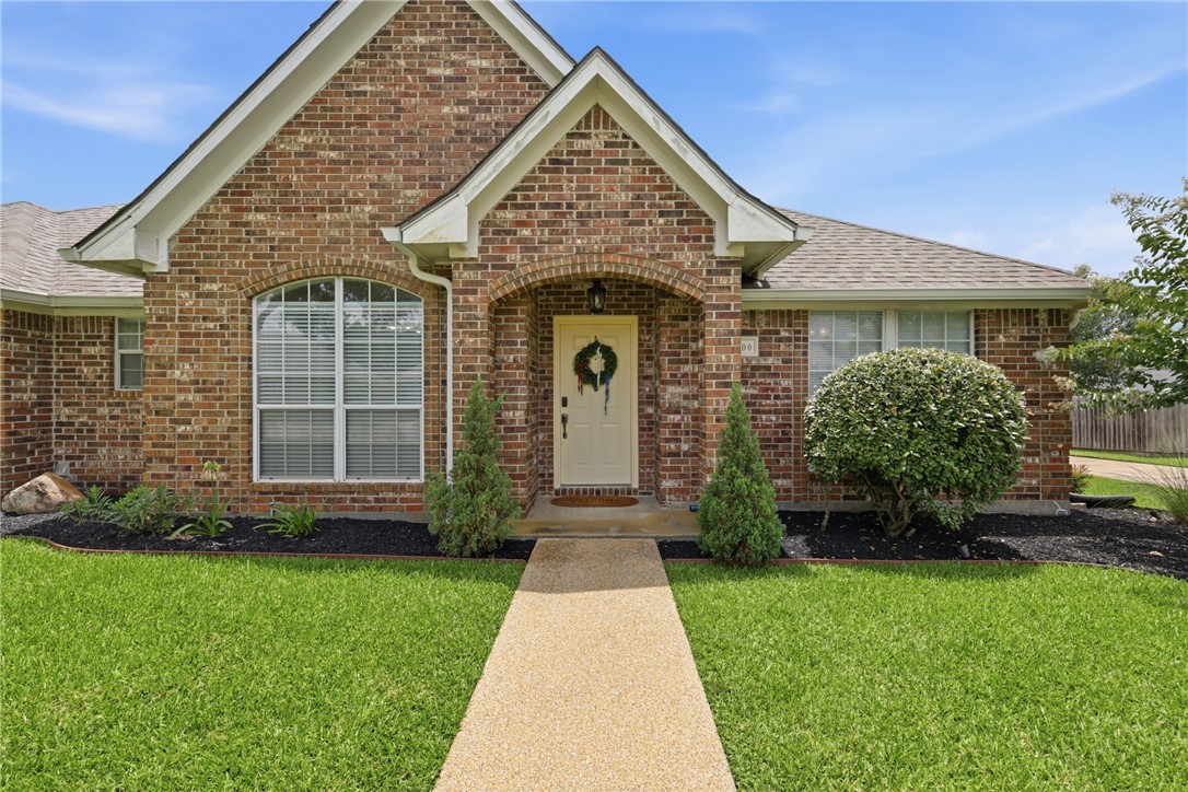 4600 Kensington Road Bryan, TX 77802 - Photo 6 of 31 Front entry way