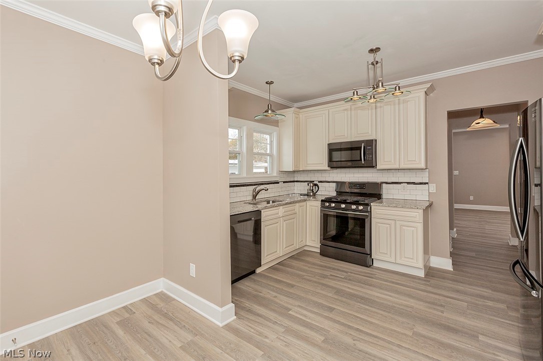 1722 Lee Road Cleveland, OH 44118 - Photo 16 of 35