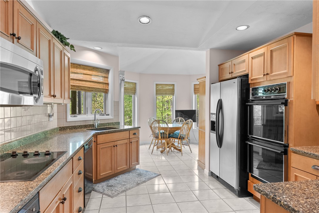 44 Whipple Road Smithfield, RI 02917 - Photo 16 of 50