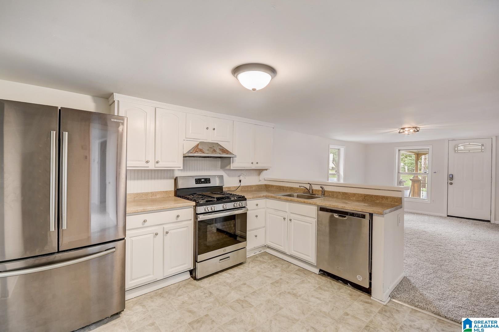 917 4th Avenue Southwest Alabaster, AL 35007 - Photo 4 of 26