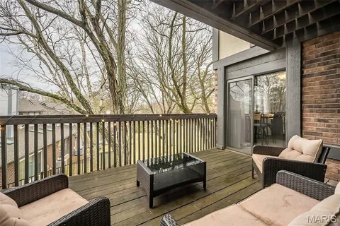 $235,000 | 2316 Seven Pines Drive, Unit 1, St. Louis, MO 63146