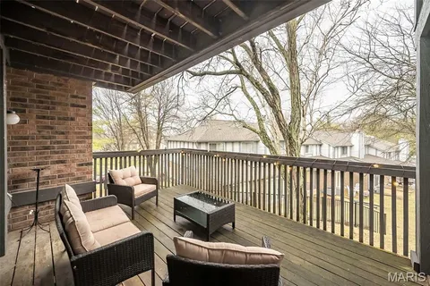 $235,000 | 2316 Seven Pines Drive, Unit 1, St. Louis, MO 63146