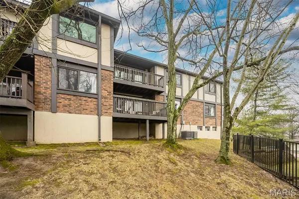 $229,900 | 2316 Seven Pines Drive, Unit 1, St. Louis, MO 63146