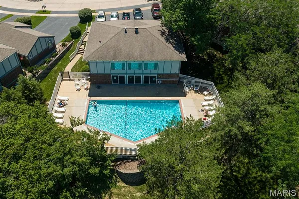$229,900 | 2316 Seven Pines Drive, Unit 1, St. Louis, MO 63146