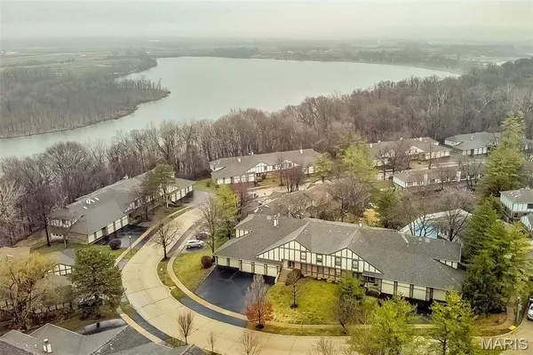 $229,900 | 2316 Seven Pines Drive, Unit 1, St. Louis, MO 63146