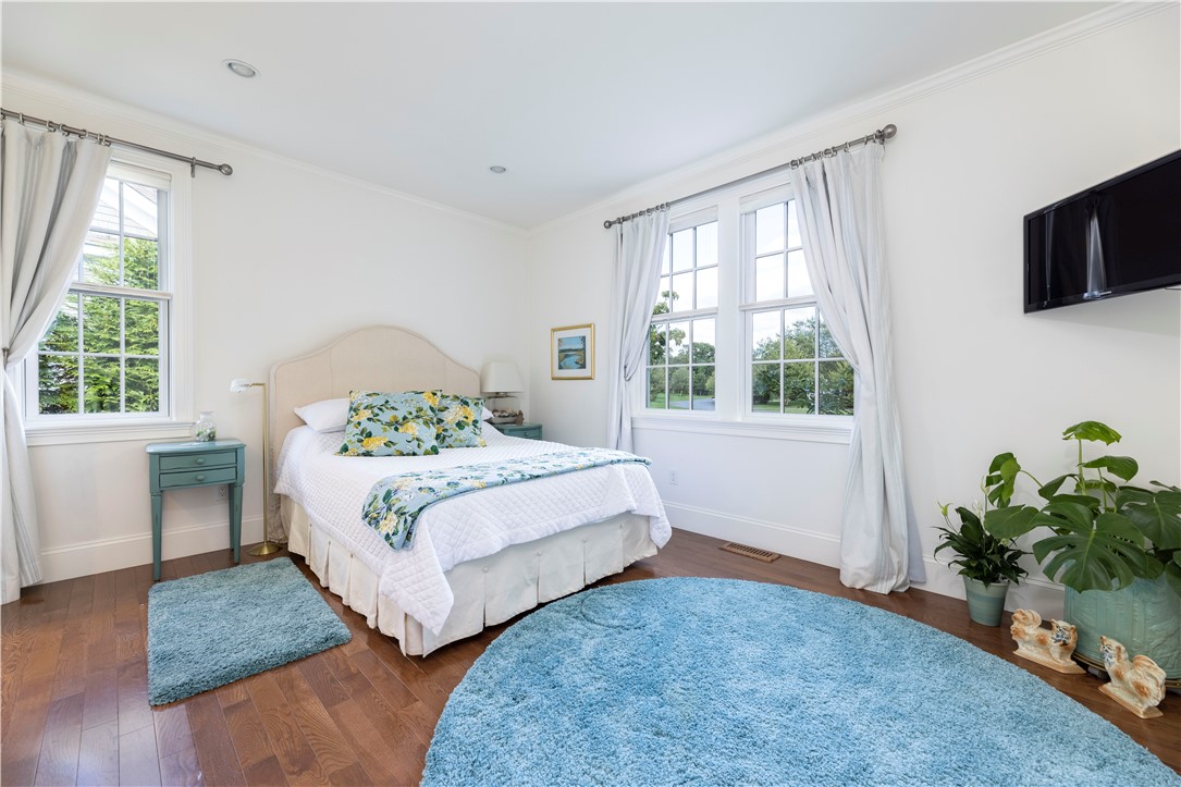 2 Kettle Cl Westerly, RI 02891 - Photo 19 of 49 Guest bedroom