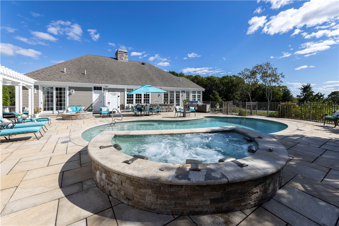 2 Kettle Cl Westerly, RI 02891 - Photo 30 of 49 Gallery Image 30