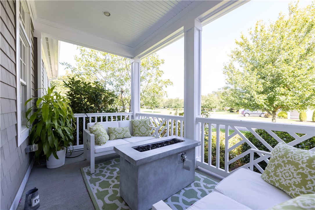 2 Kettle Cl Westerly, RI 02891 - Photo 4 of 49 Covered front porch