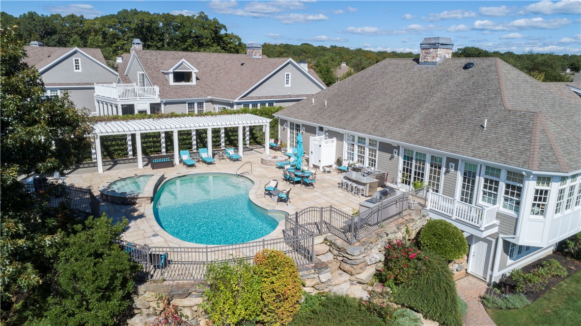 2 Kettle Cl Westerly, RI 02891 - Photo 8 of 49 Gallery Image 8