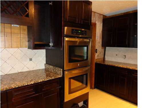 824 McCluer Road Jackson, MS 39212 - Photo 8 of 25 Double ovens