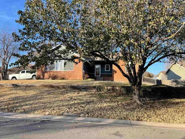 $2,300 | 4434 North Westlake Drive, Bel Aire, KS 67220