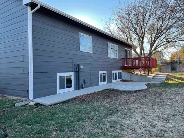 $2,300 | 4434 North Westlake Drive, Bel Aire, KS 67220