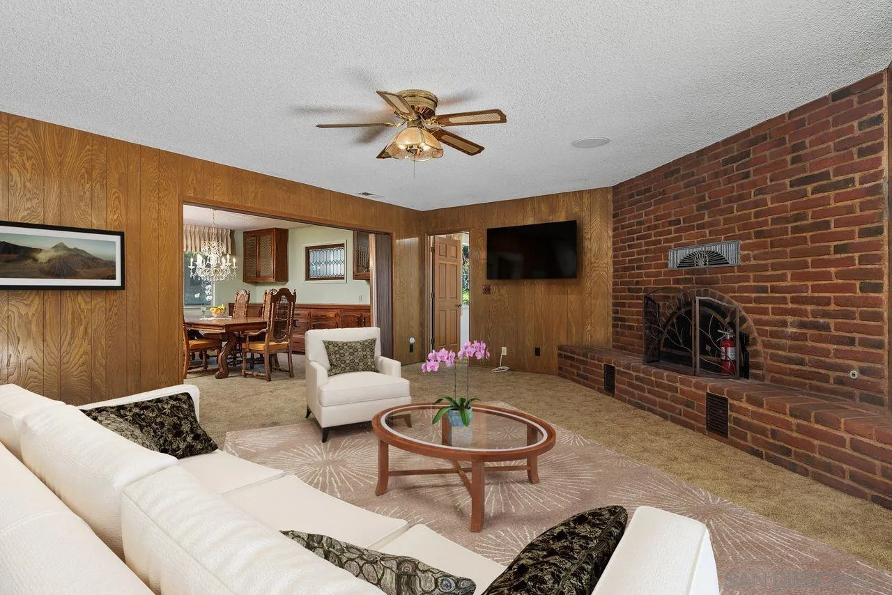 31600 Oak Glen Road Valley Center, CA 92082 - Photo 4 of 57 virtually staged