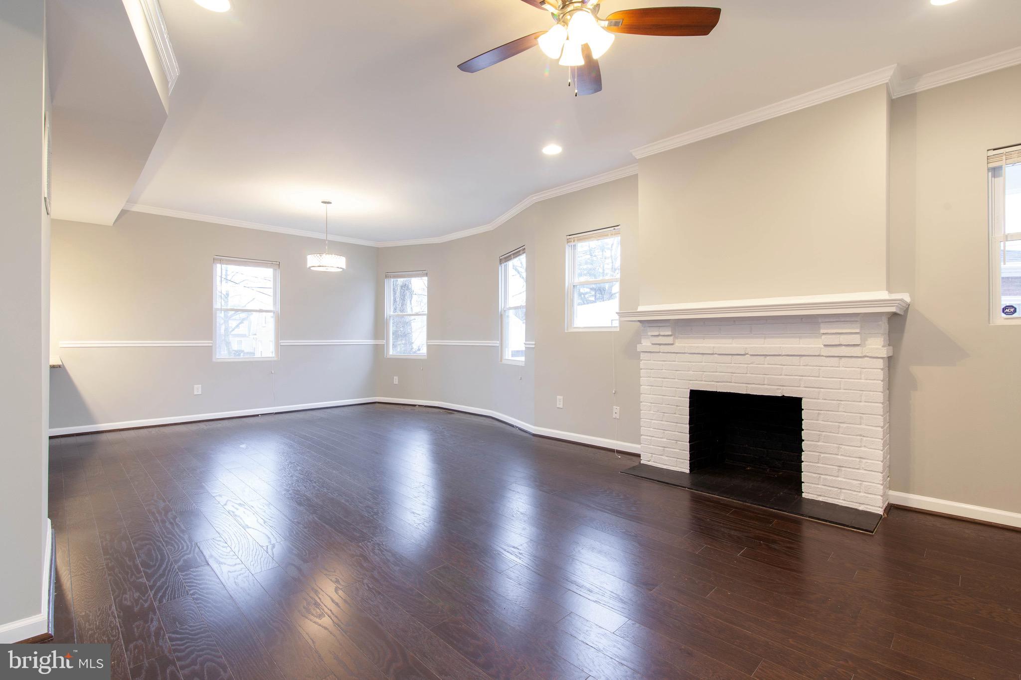 3409 Grantley Road Baltimore, MD 21215 - Photo 10 of 41 Living Room