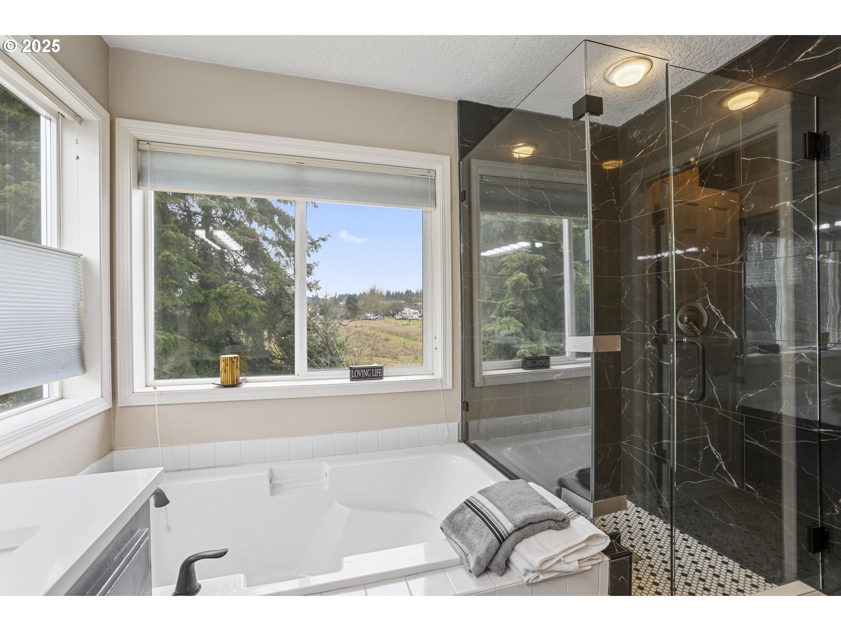 58851 Evergreen Loop St. Helens, OR 97051 - Photo 20 of 30 Attached Bathroom #1
