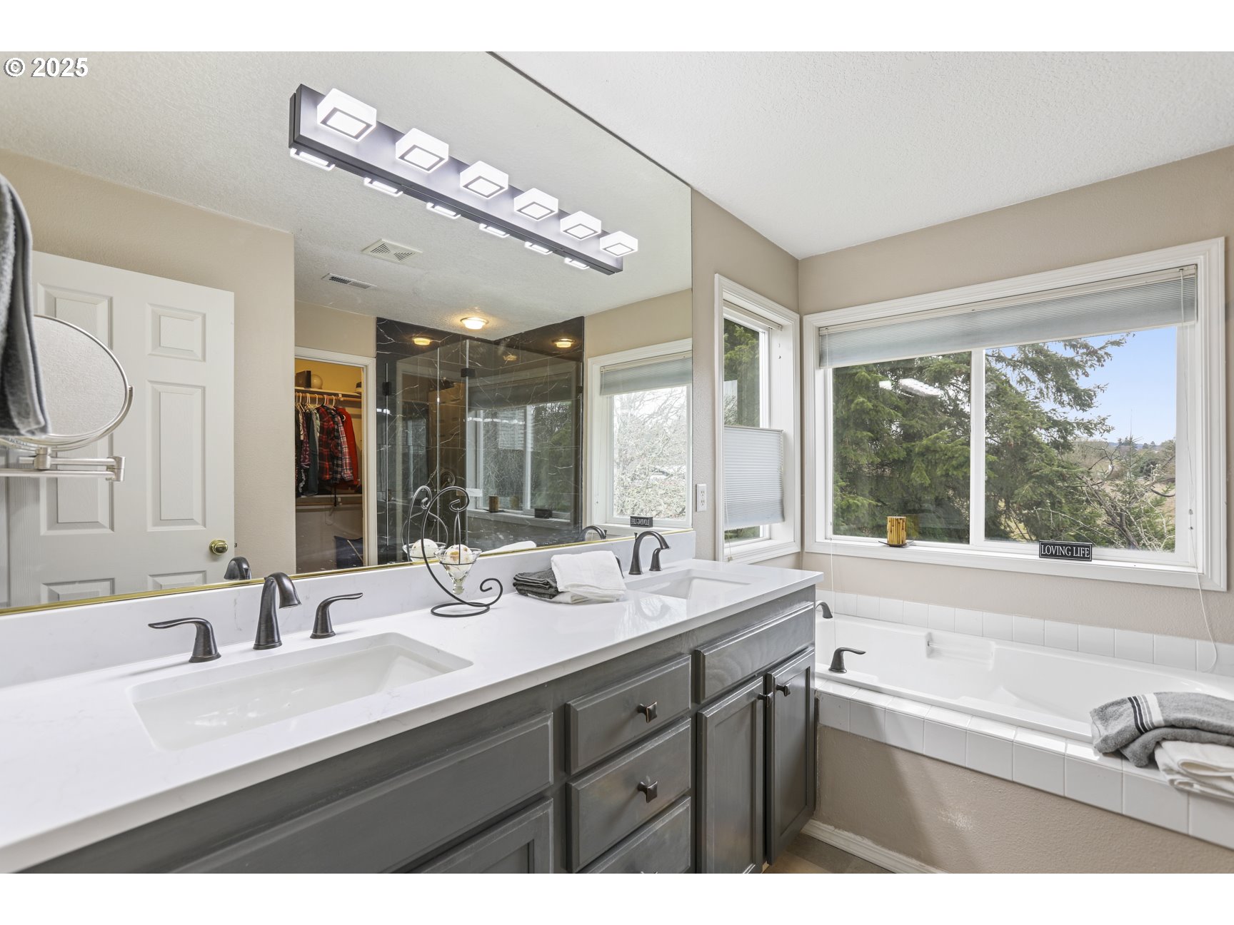 58851 Evergreen Loop St. Helens, OR 97051 - Photo 21 of 30 Attached Bathroom #2