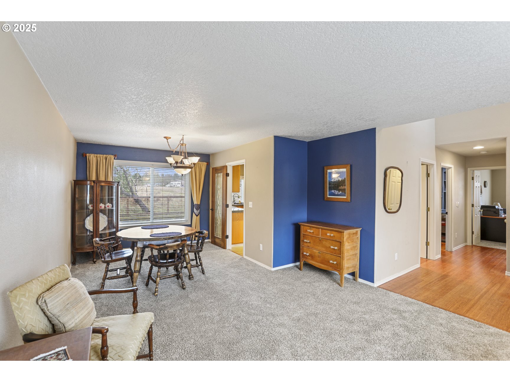 58851 Evergreen Loop St. Helens, OR 97051 - Photo 5 of 30 Living Room/Entrance