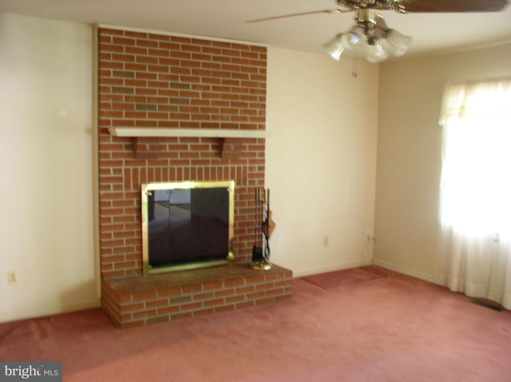 202 Gold Valley Road Locust Grove, VA 22508 - Photo 4 of 30 Living Room