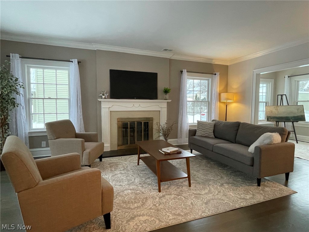 3326 Ardmore Road Cleveland, OH 44120 - Photo 3 of 32