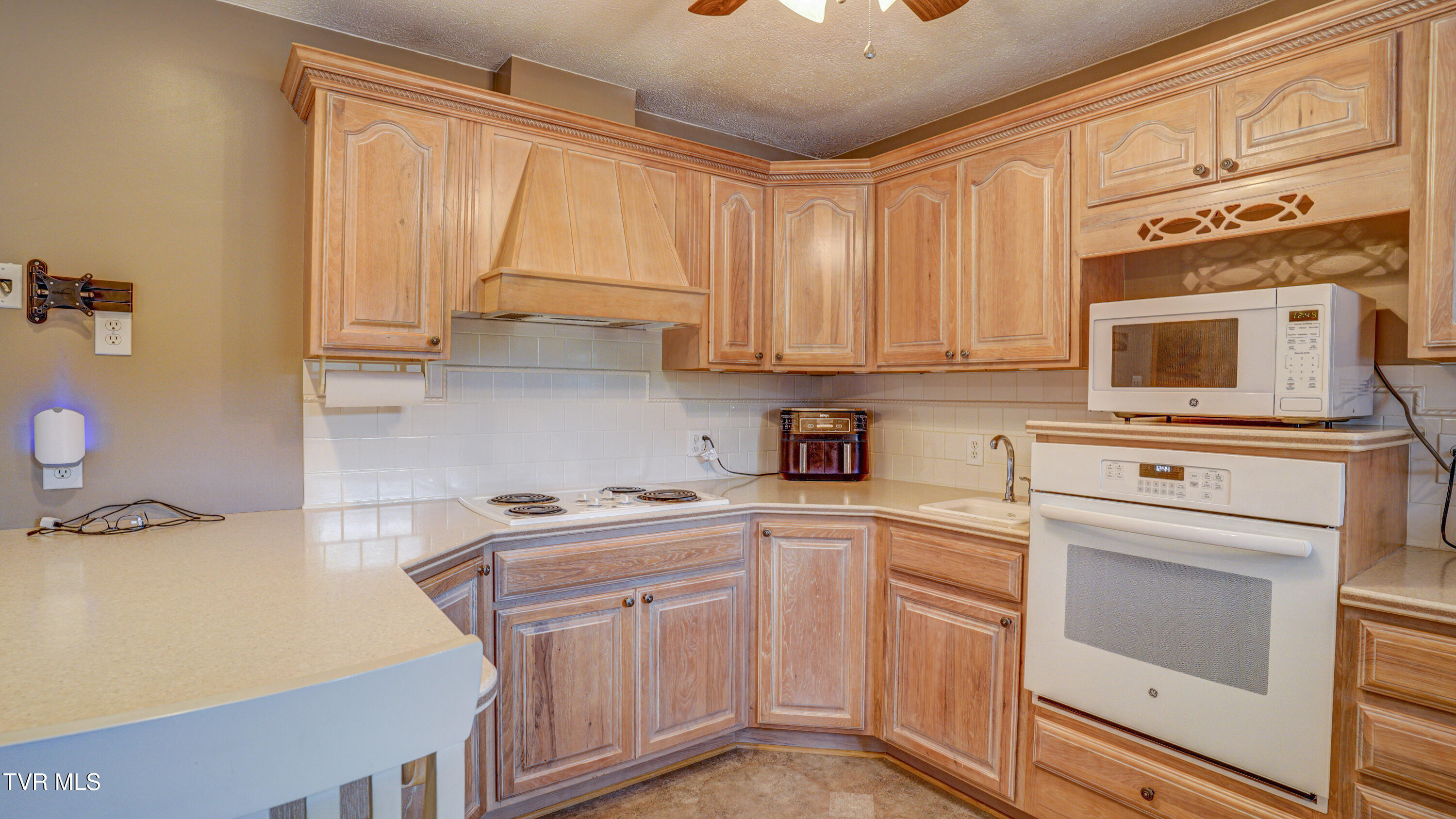366 East Carters Valley Road Kingsport, TN 37660 - Photo 23 of 87 _DSC4868_69_70_71_72
