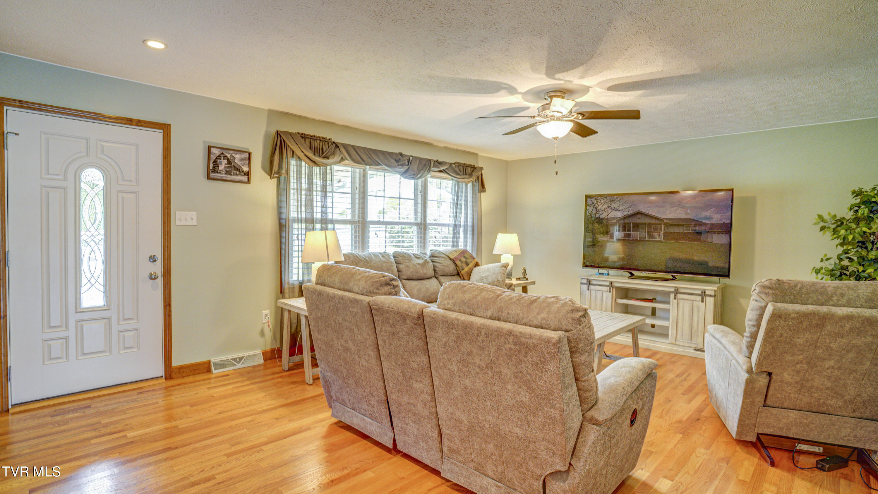366 East Carters Valley Road Kingsport, TN 37660 - Photo 28 of 87 _DSC4888_89_90_91_92-Edit