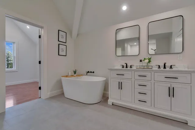 $650,000 | 307 Long Swamp Road, Berwick, ME 03901