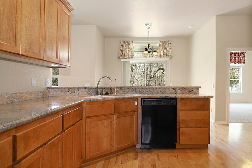 2085 Stringer Gap Road Grants Pass, OR 97527 - Photo 8 of 43 6