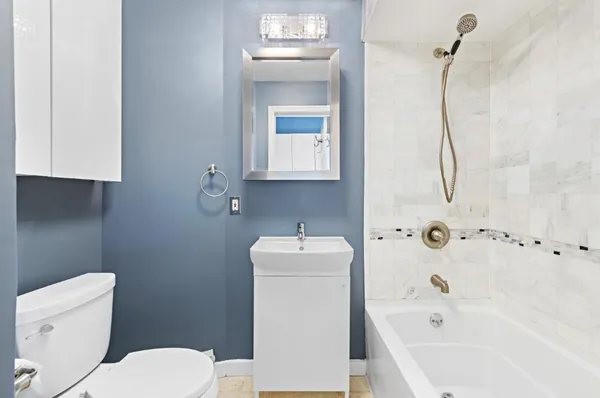 $2,600 | 244 Webster Avenue, Unit 3R, Jersey City, NJ 07307