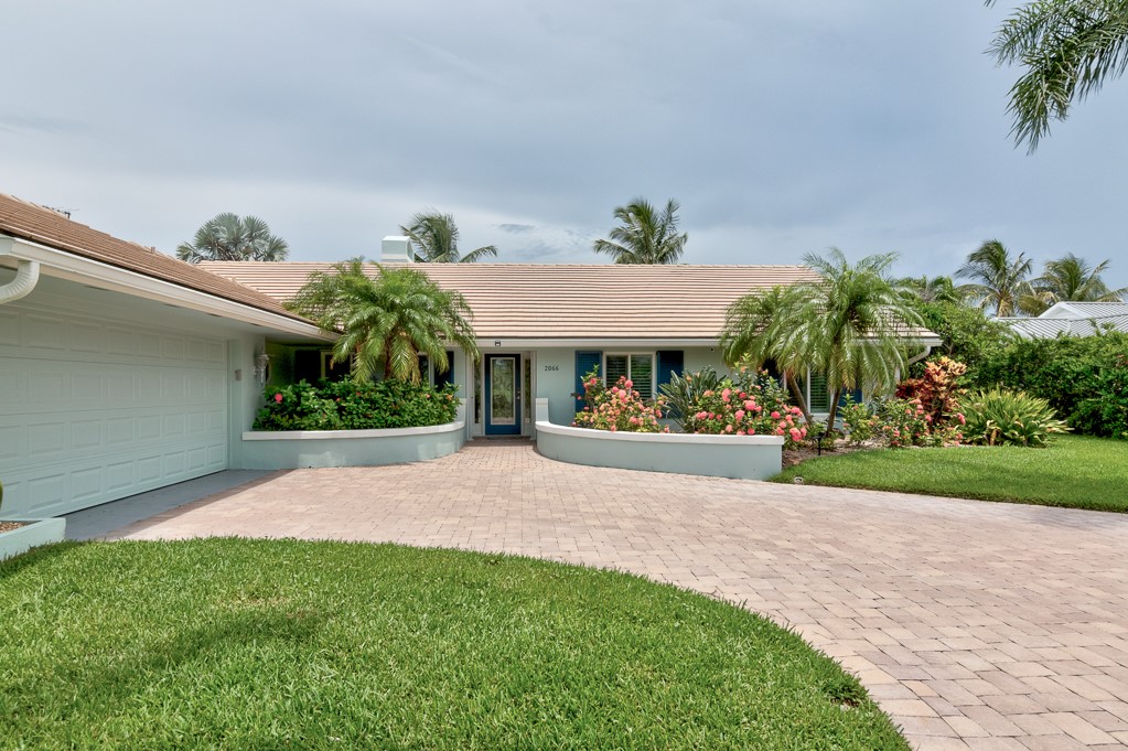 2066 Windward Way Vero Beach, FL 32963 - Photo 4 of 33