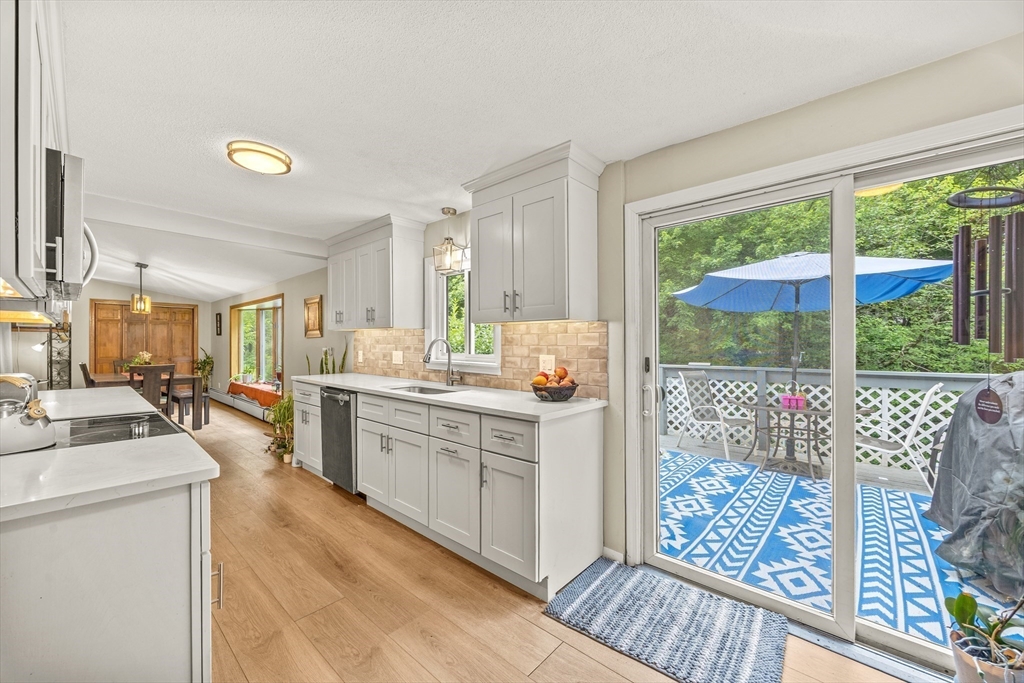 51 Westbrook Road South Hadley, MA 01075 - Photo 11 of 26