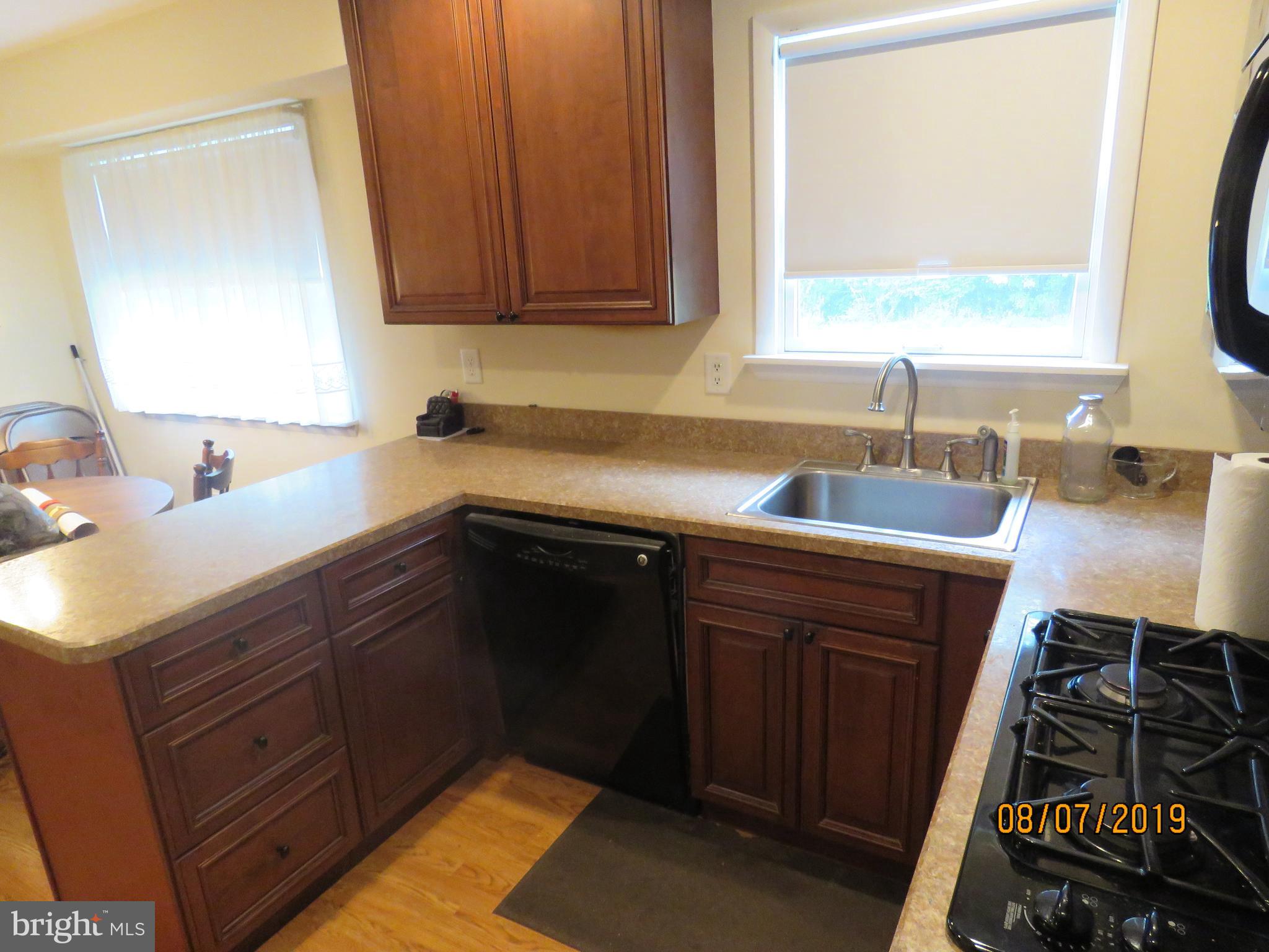 287 Forrest Road Yardley, PA 19067 - Photo 4 of 9 Kitchen