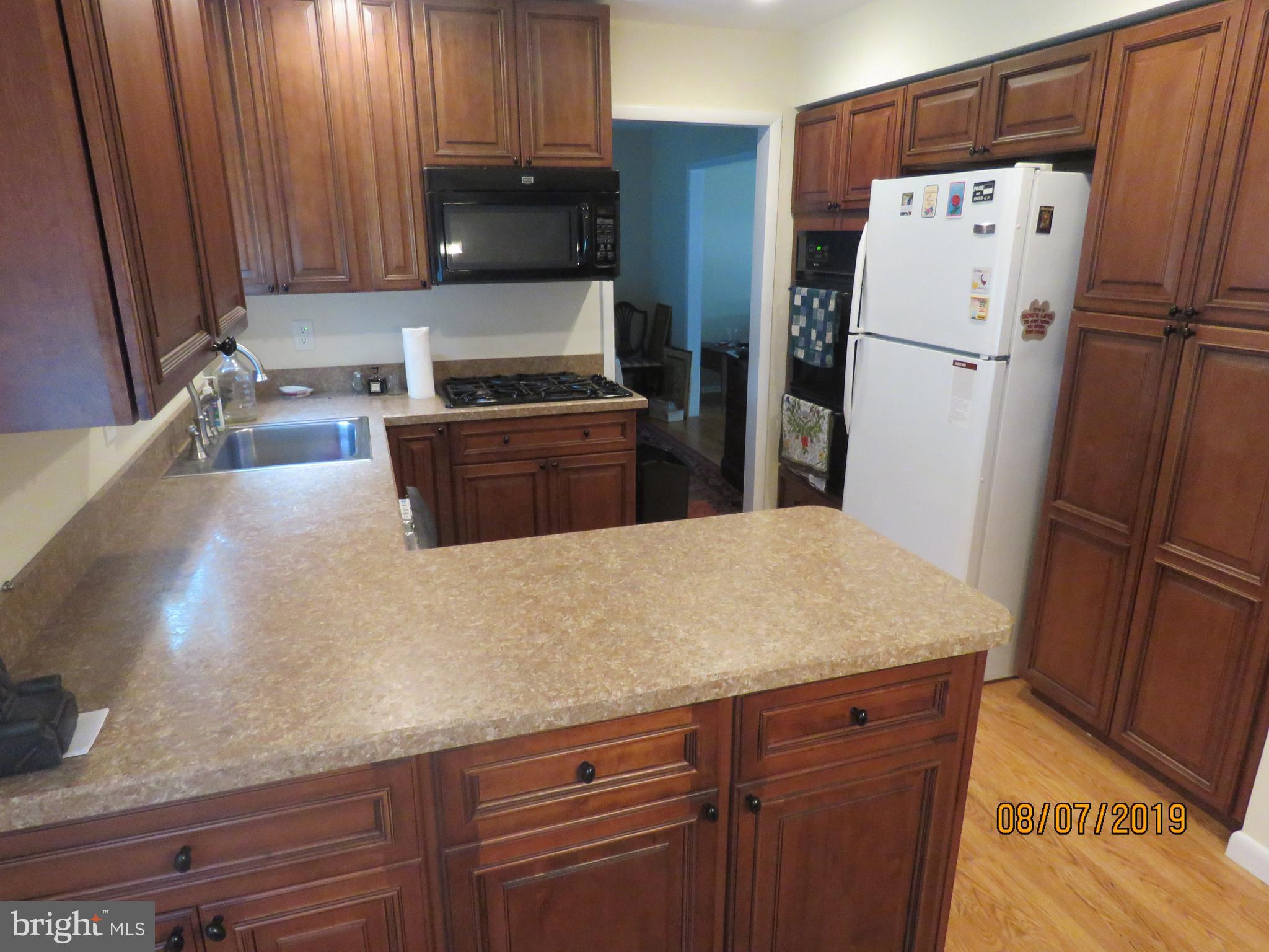 287 Forrest Road Yardley, PA 19067 - Photo 5 of 9 Kitchen