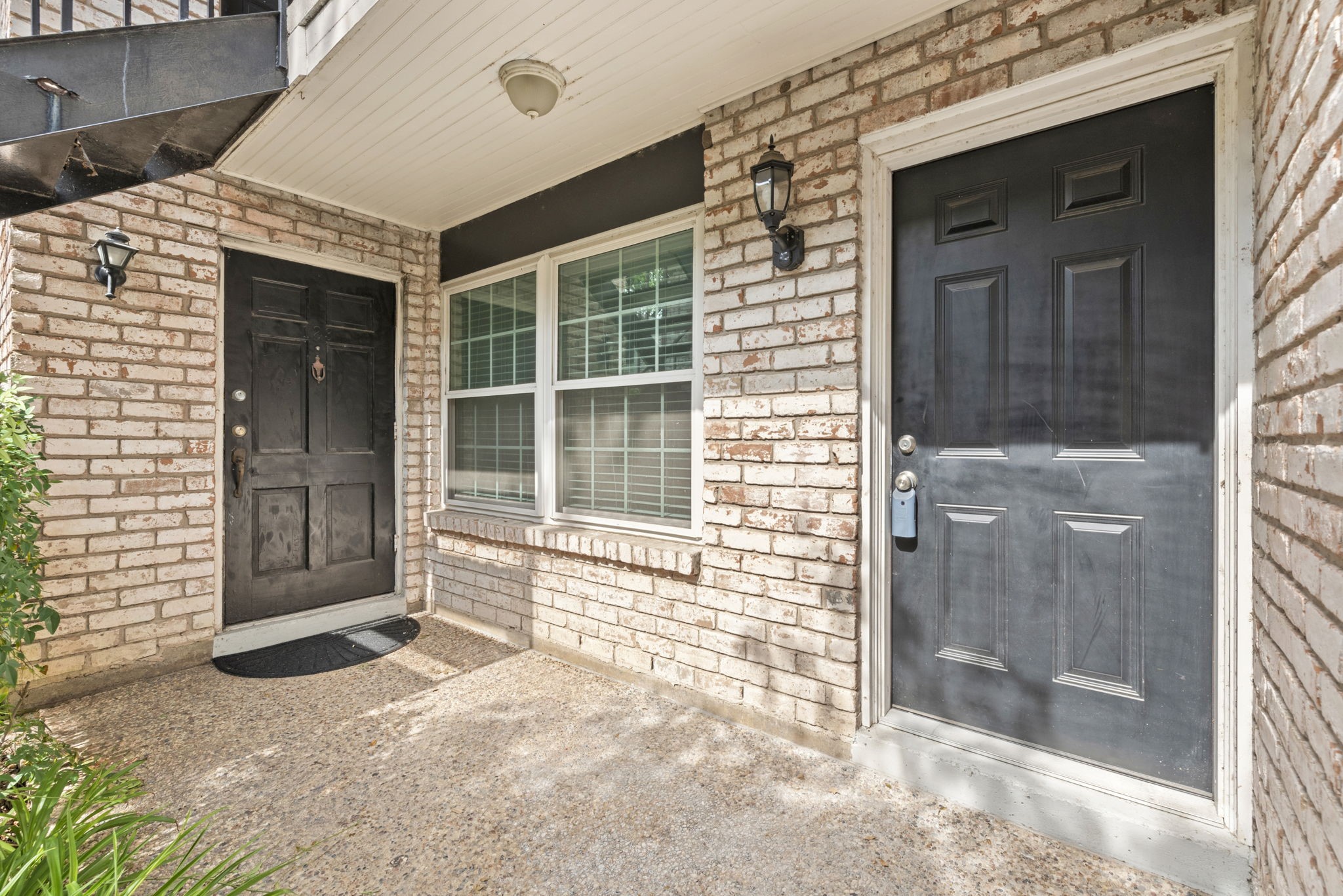 7900 Westheimer Road, Unit 121 Houston, TX 77063 - Photo 4 of 23 a view of a entryway of a house