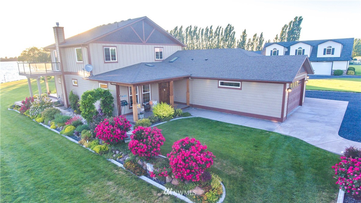 2874 Wild Goose Road Northeast Moses Lake, WA 98837 - Photo 2 of 10 Gallery Image 2