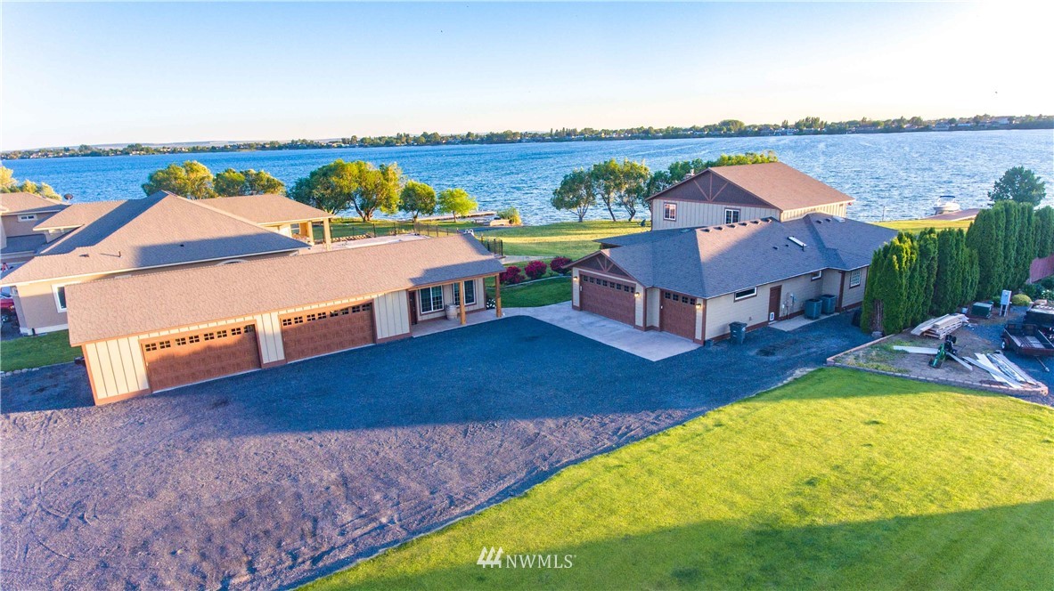 2874 Wild Goose Road Northeast Moses Lake, WA 98837 - Photo 3 of 10 Gallery Image 3