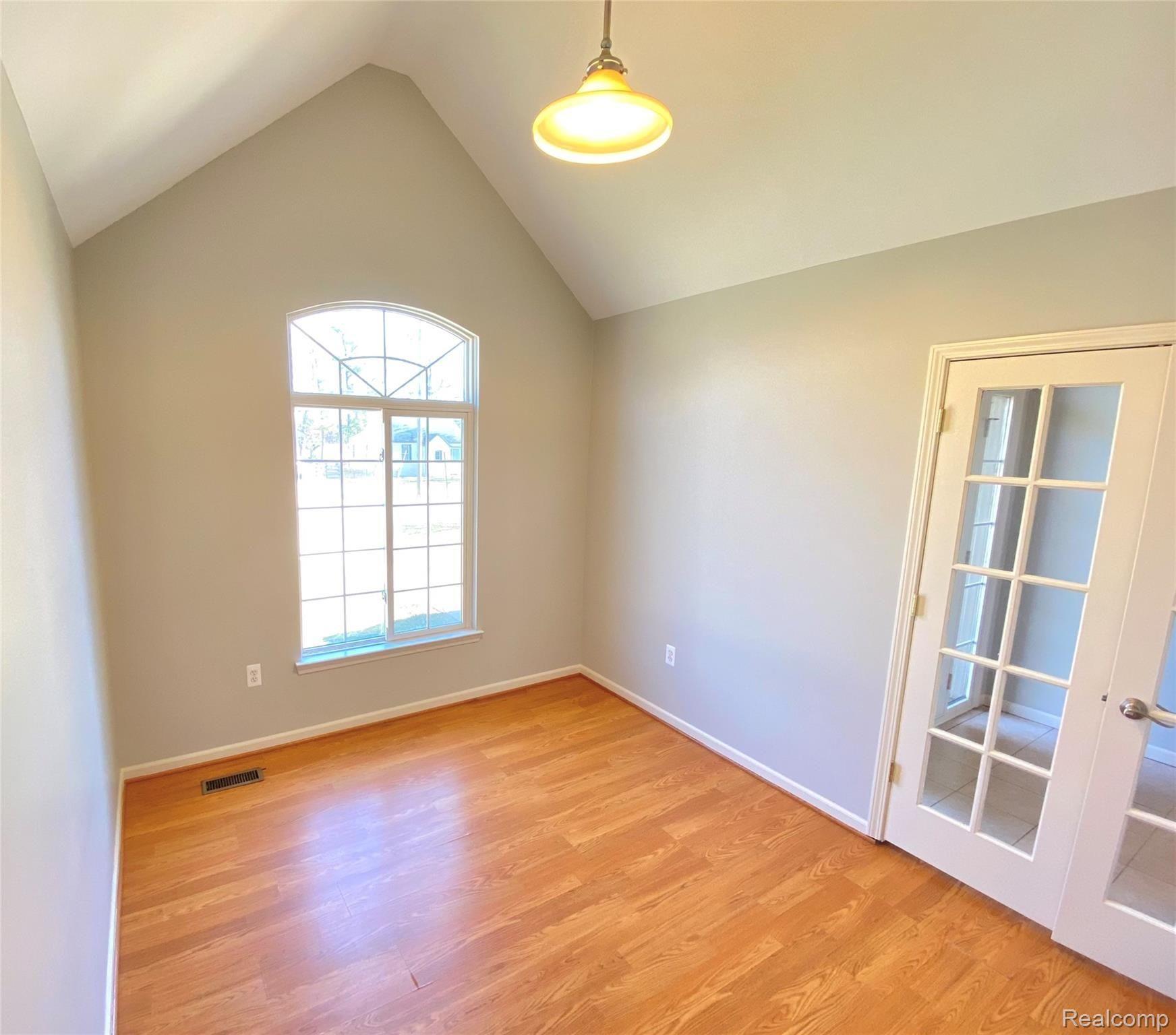 1703 Milverton Road Troy, MI 48083 - Photo 23 of 46 Den